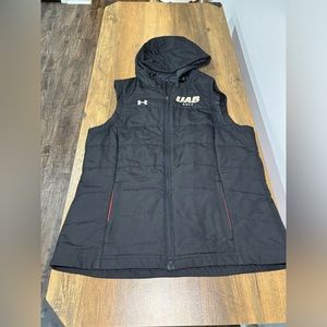 Under Armour Cold gear Infrared Sz Large Hooded Vest UAB Golf Embroidered Unisex